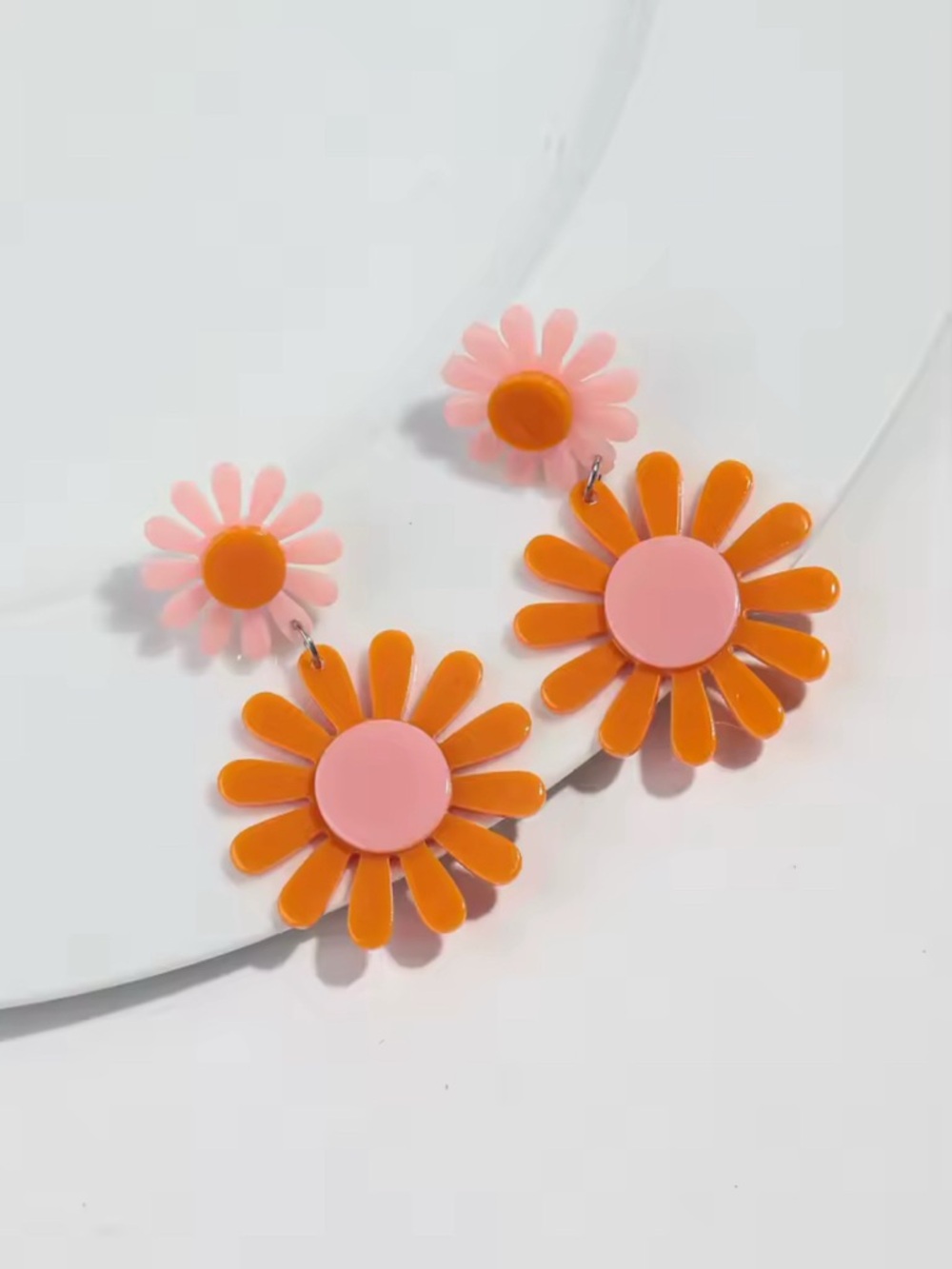 Flower Daisy Earrings Plastic Vintage Retro Style Orange 1960s 1970s Hippie NEW